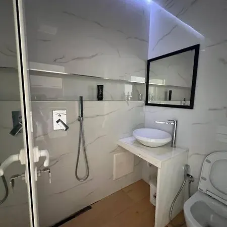 アパート Central Studio ティラナ